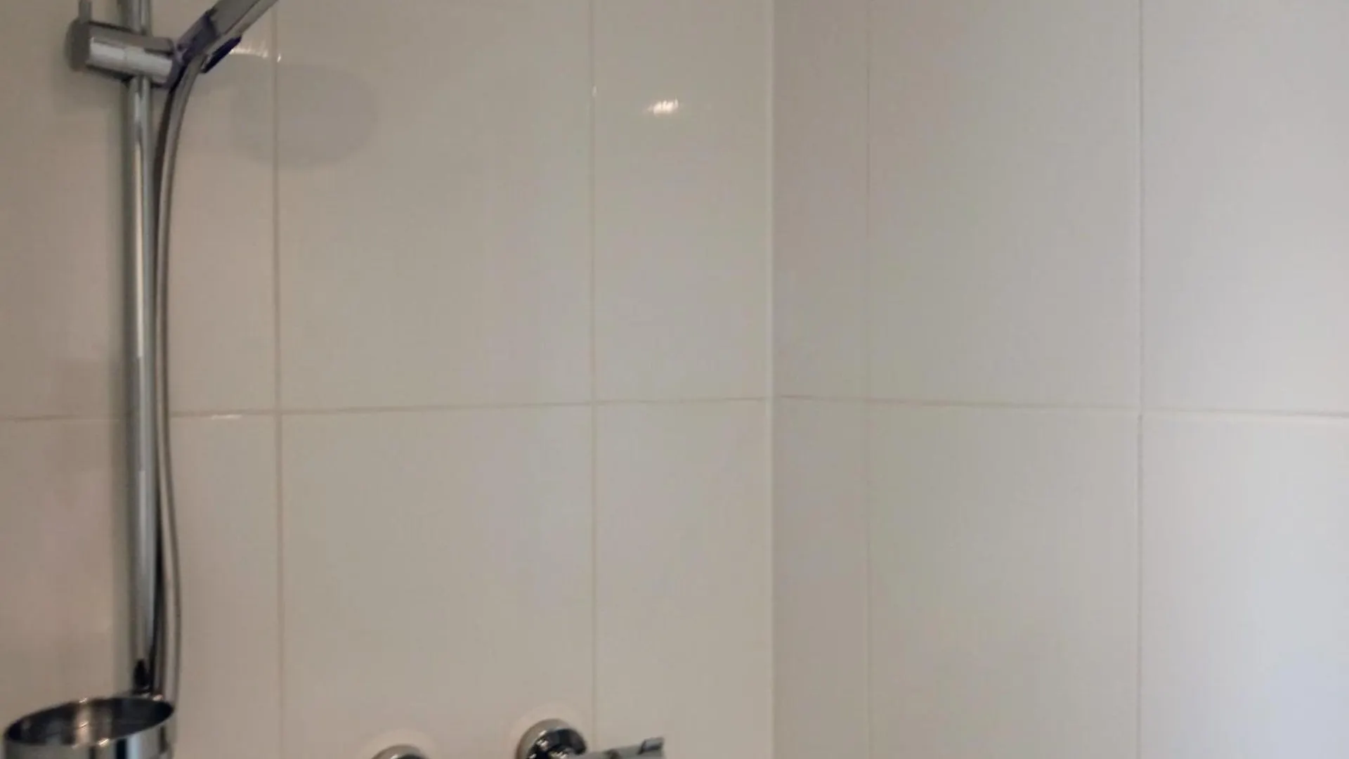 L Ideal 10 Mn Vannes Linge De Lit, Serviettes Inclus Wifi Parking Gratuit Noyalo