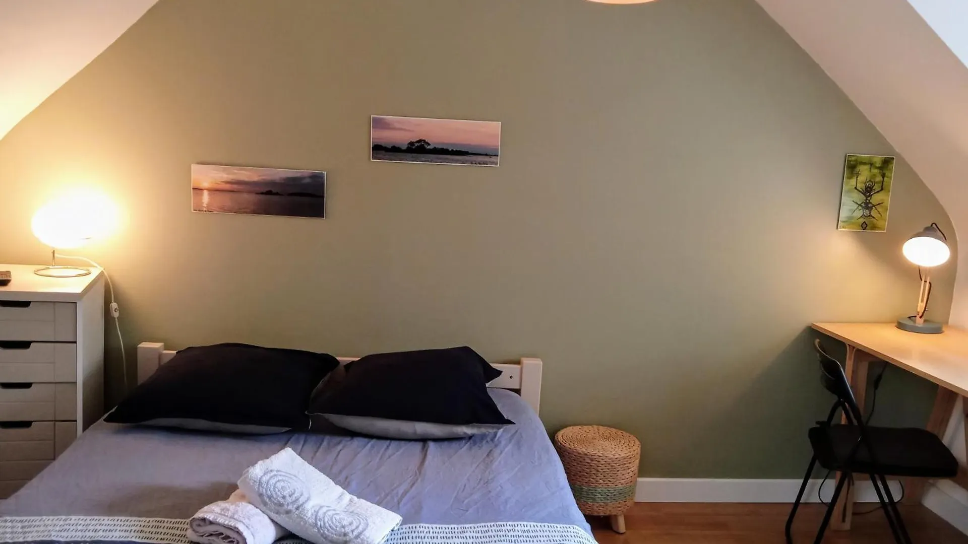 L Ideal 10 Mn Vannes Linge De Lit, Serviettes Inclus Wifi Parking Gratuit Noyalo